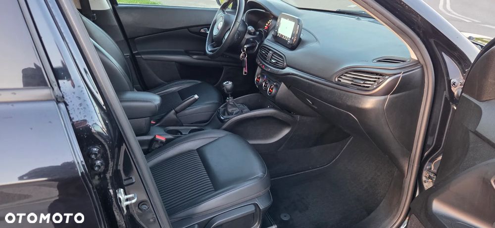 Fiat Tipo 1.4 T-Jet 16v S-Design - 5