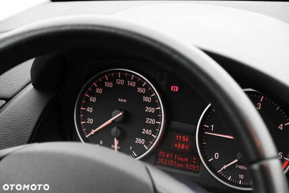 BMW X1 sDrive18d xLine - 34