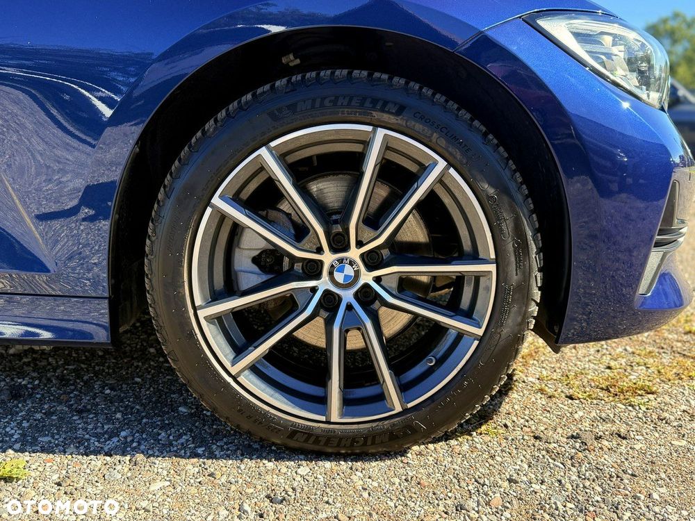 BMW Seria 3 330i xDrive - 13