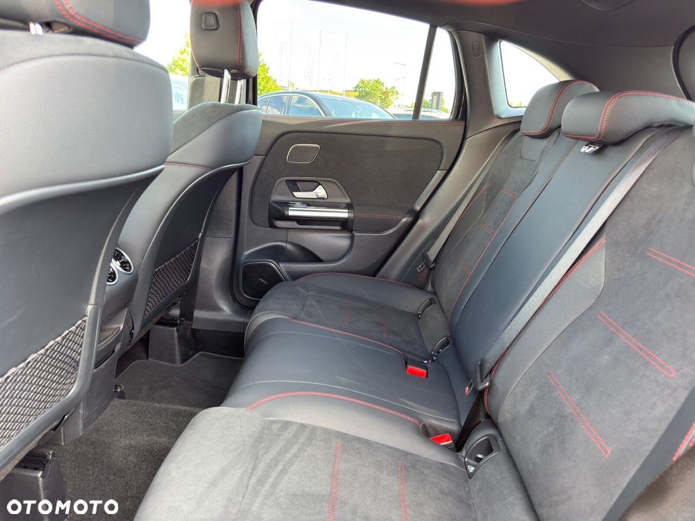 Mercedes-Benz GLA 220 mHEV 4-Matic AMG Line 8G-DCT - 31