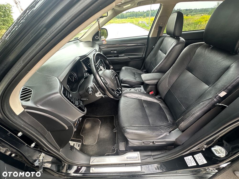 Mitsubishi Outlander 2.0 Instyle Navi 4WD CVT - 19