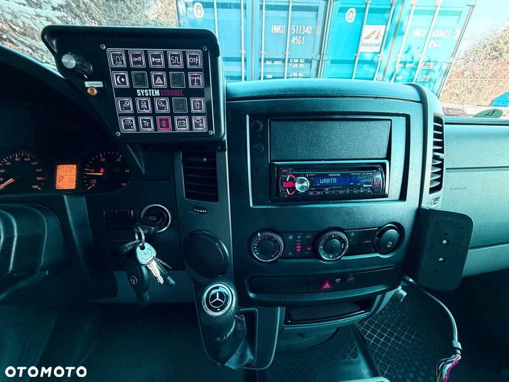 Mercedes-Benz Sprinter - 15