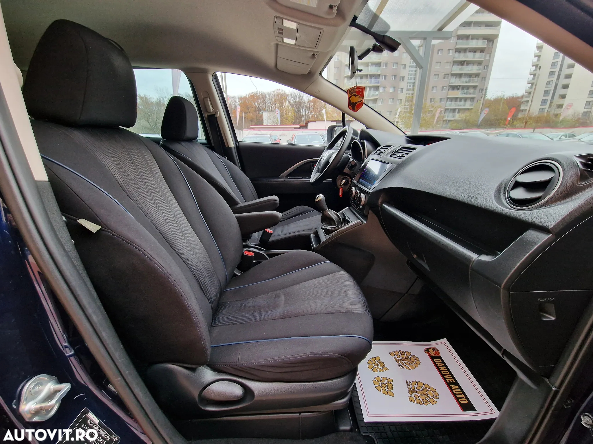 Mazda 5 - 13