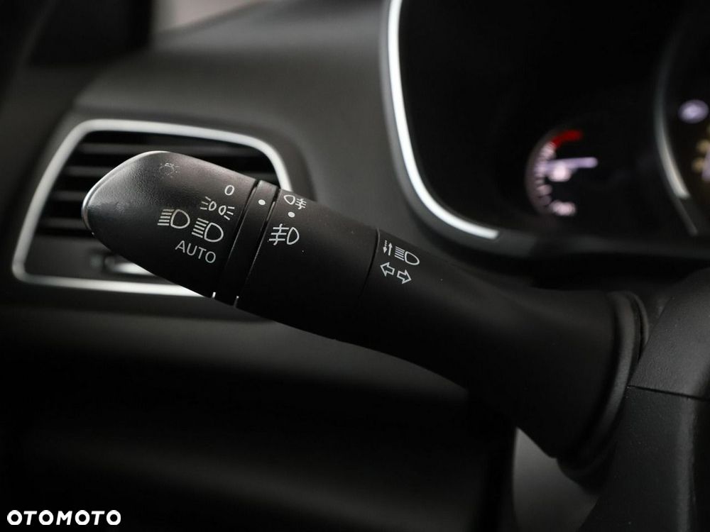 Renault Megane ENERGY TCe 165 EDC BOSE EDITION - 37