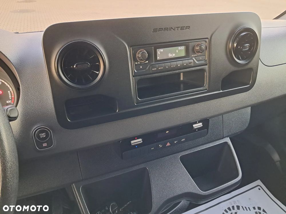 Mercedes-Benz eSprinter - 14