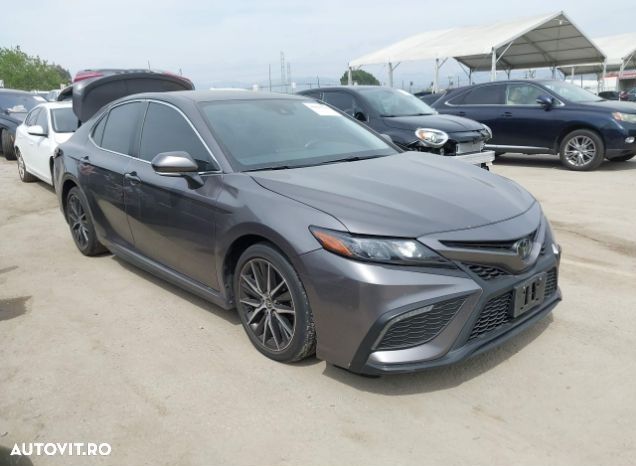 Toyota Camry 2.5 HEV Luxury - 1