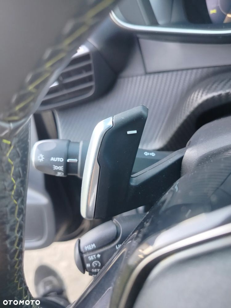Peugeot 208 1.2 PureTech GT Line S&S EAT8 - 22
