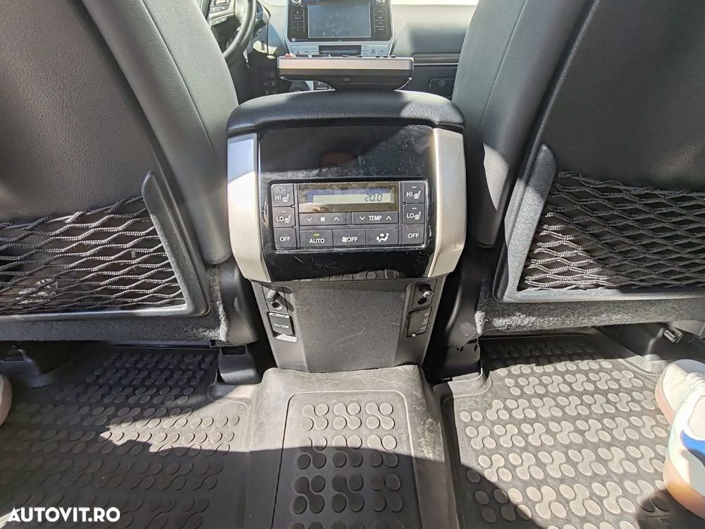 Toyota Land Cruiser 2.8l Turbo D-4D AVS Aut. Luxury - 19
