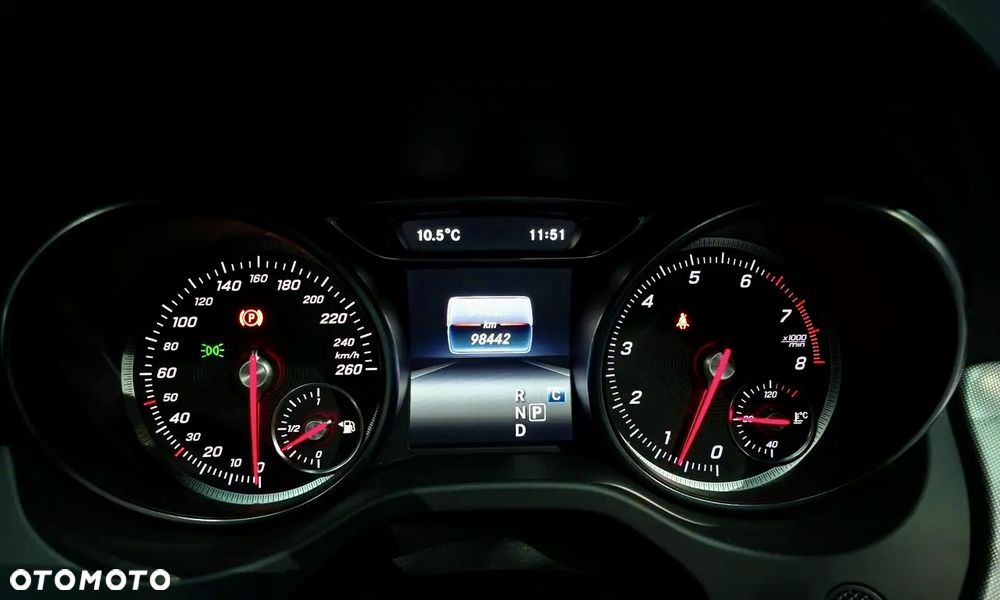 Mercedes-Benz CLA 220 4Matic 7G-DCT AMG Line - 13