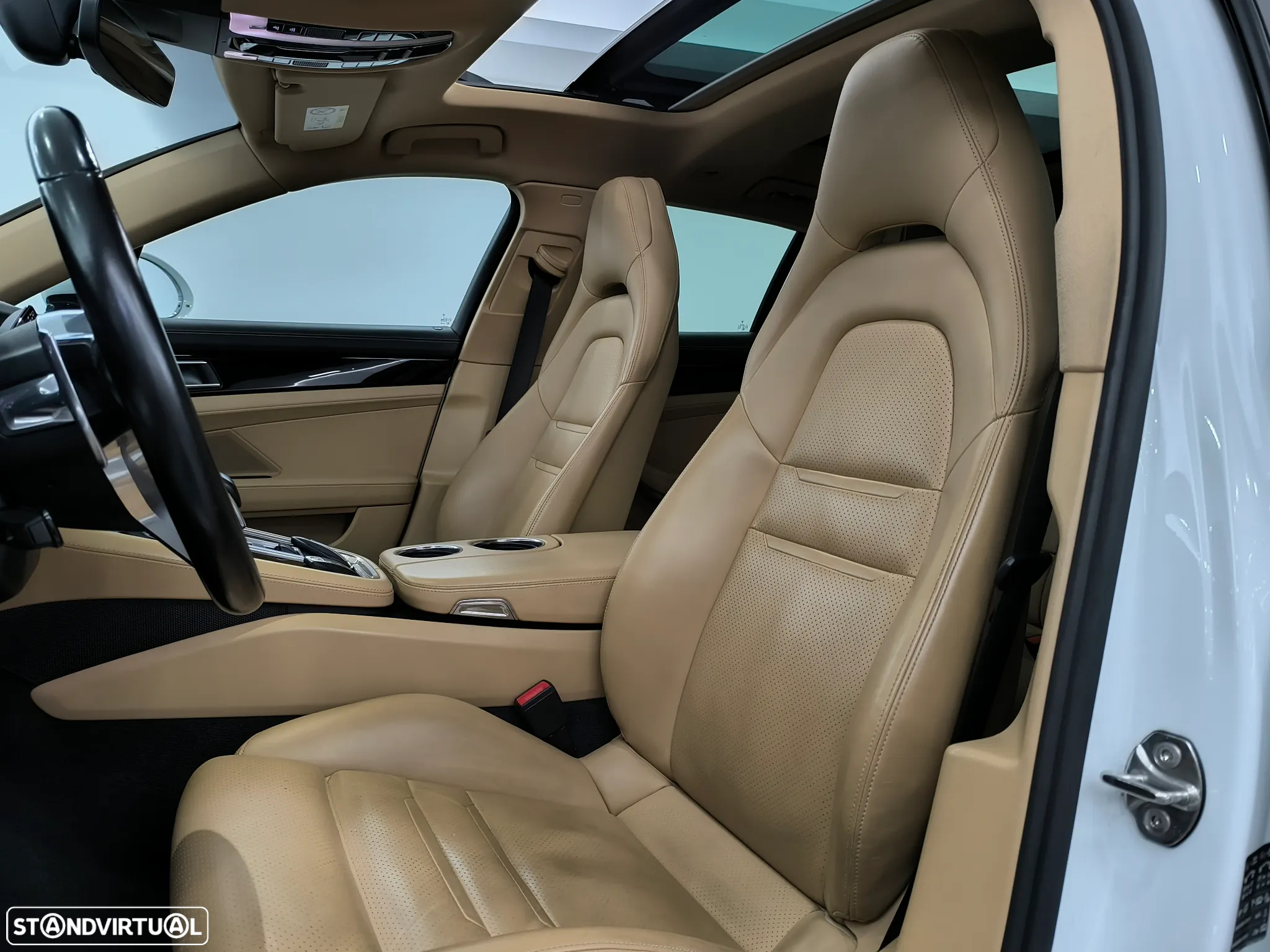 Porsche Panamera Sport Turismo 4 E-Hybrid - 28