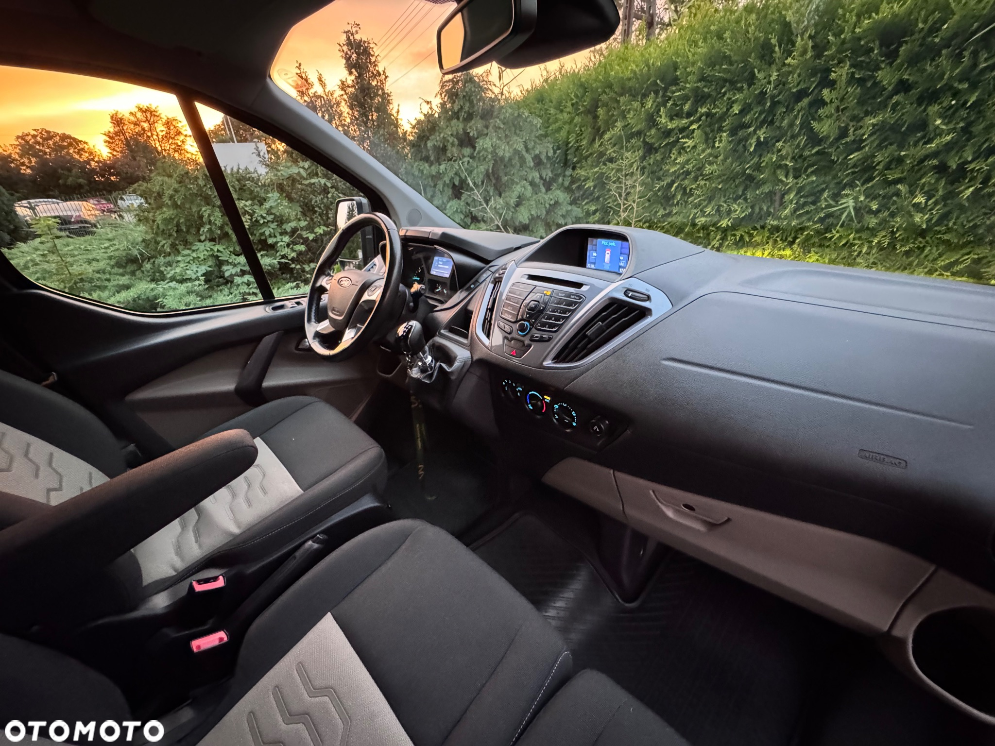 Ford Tourneo Custom 2.0 TDCi L1 Titanium - 29
