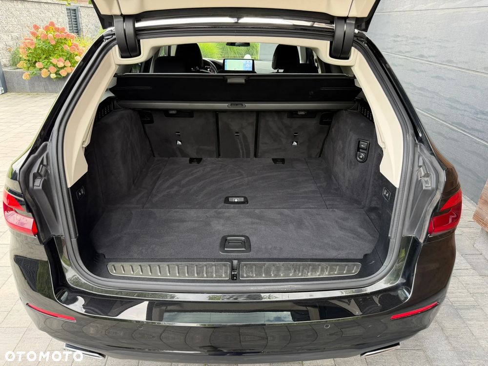 BMW Seria 5 520d mHEV - 14