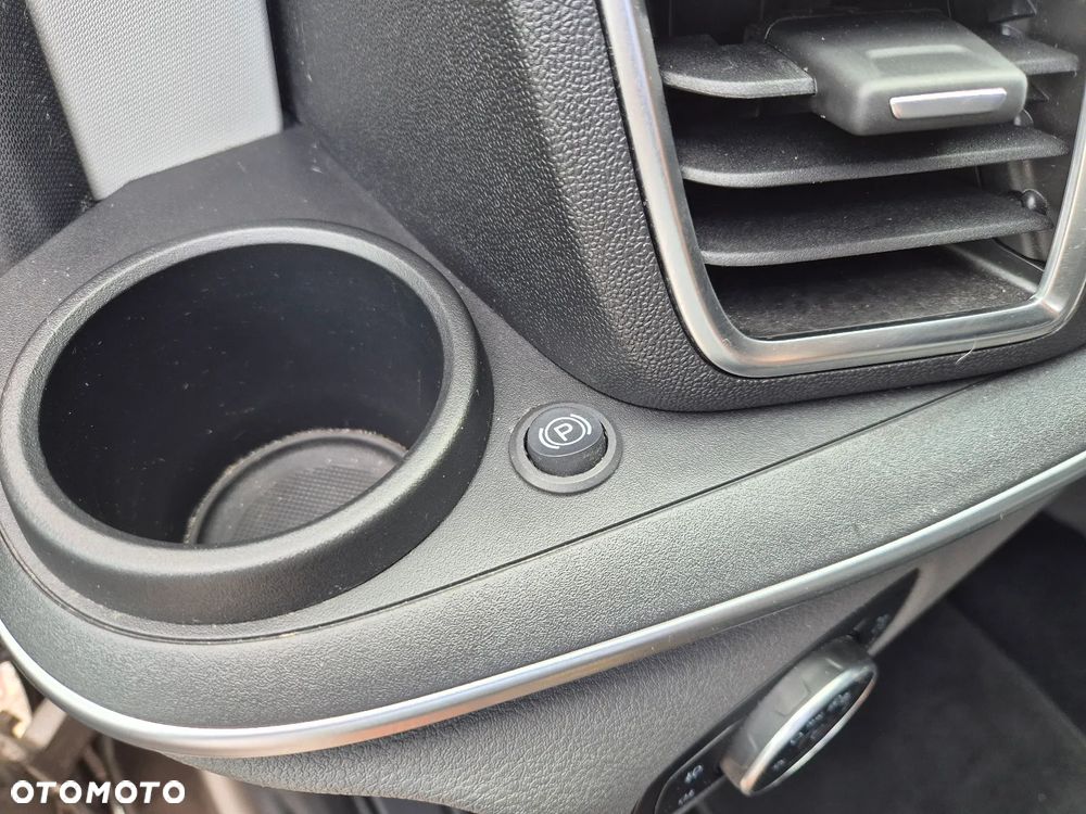 Ford Tourneo Custom - 28