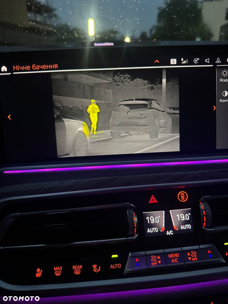 BMW X7 M50i sport - 18
