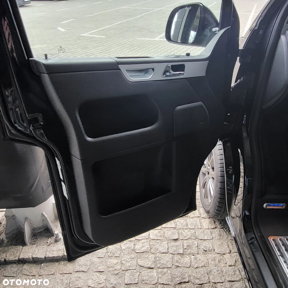Volkswagen Multivan - 7