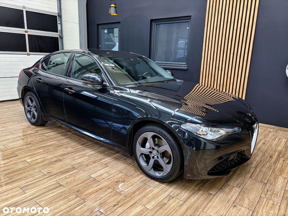 Alfa Romeo Giulia 2019 photo 5