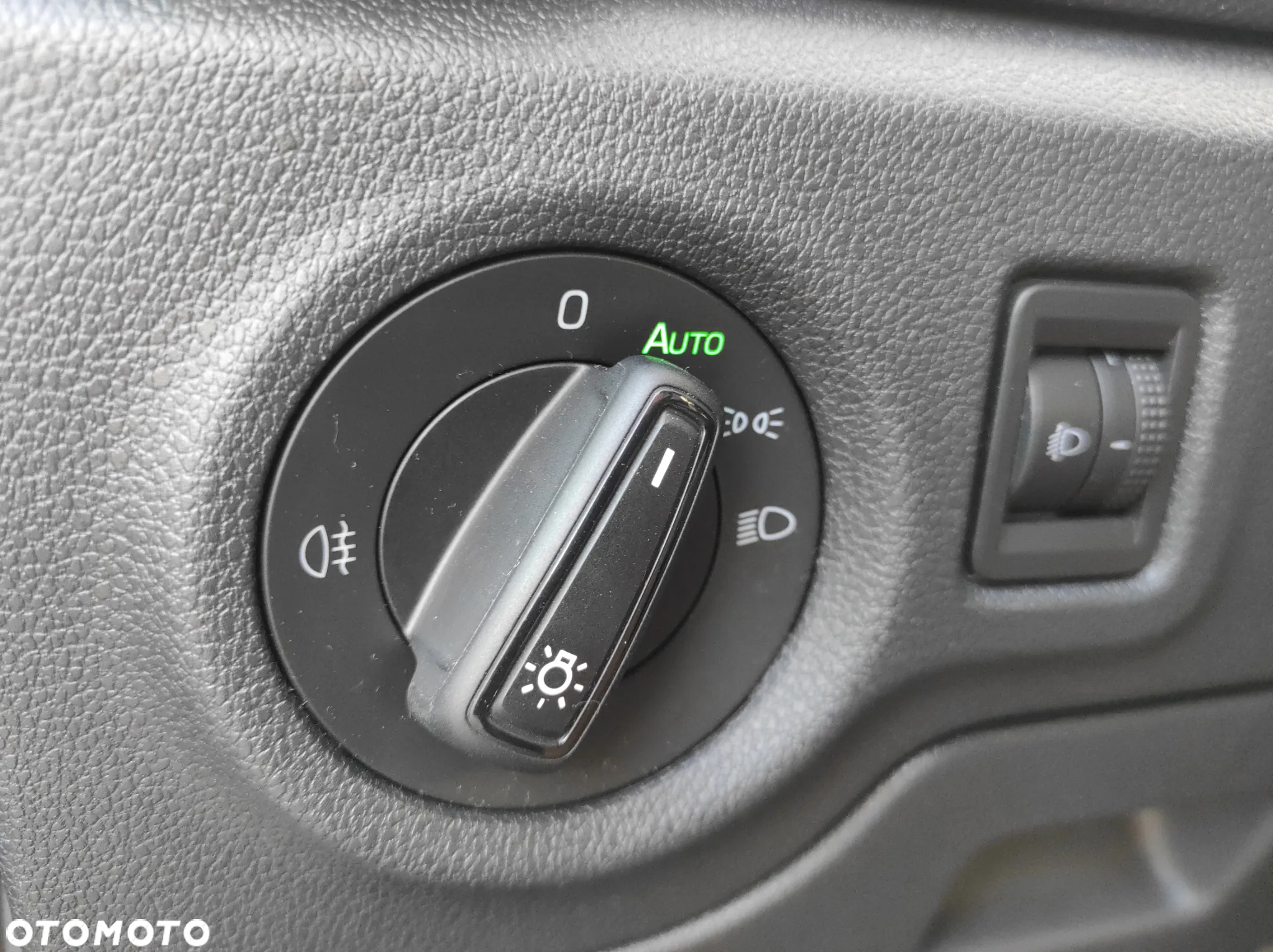 Skoda Fabia 1.0 Ambition - 25