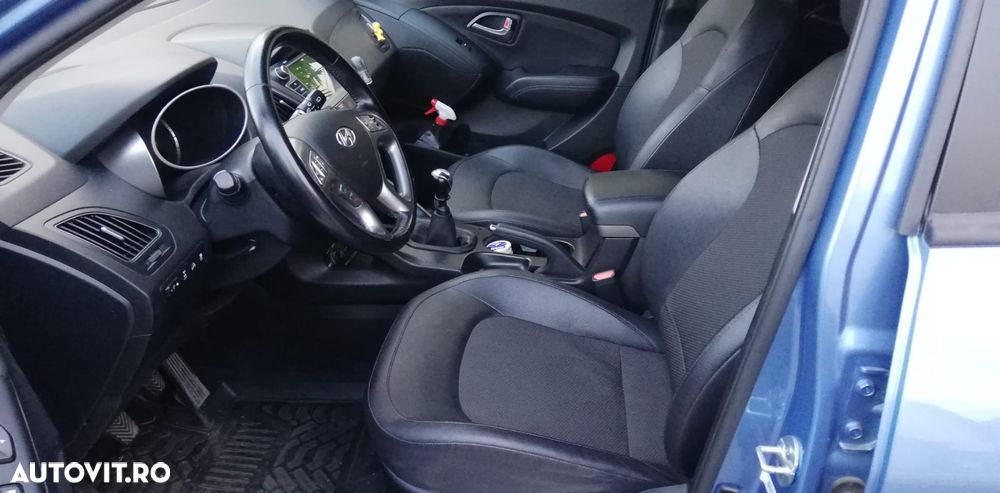 Hyundai ix35 2.0 CRDI 4WD Fifa World Cup Gold Edition - 5