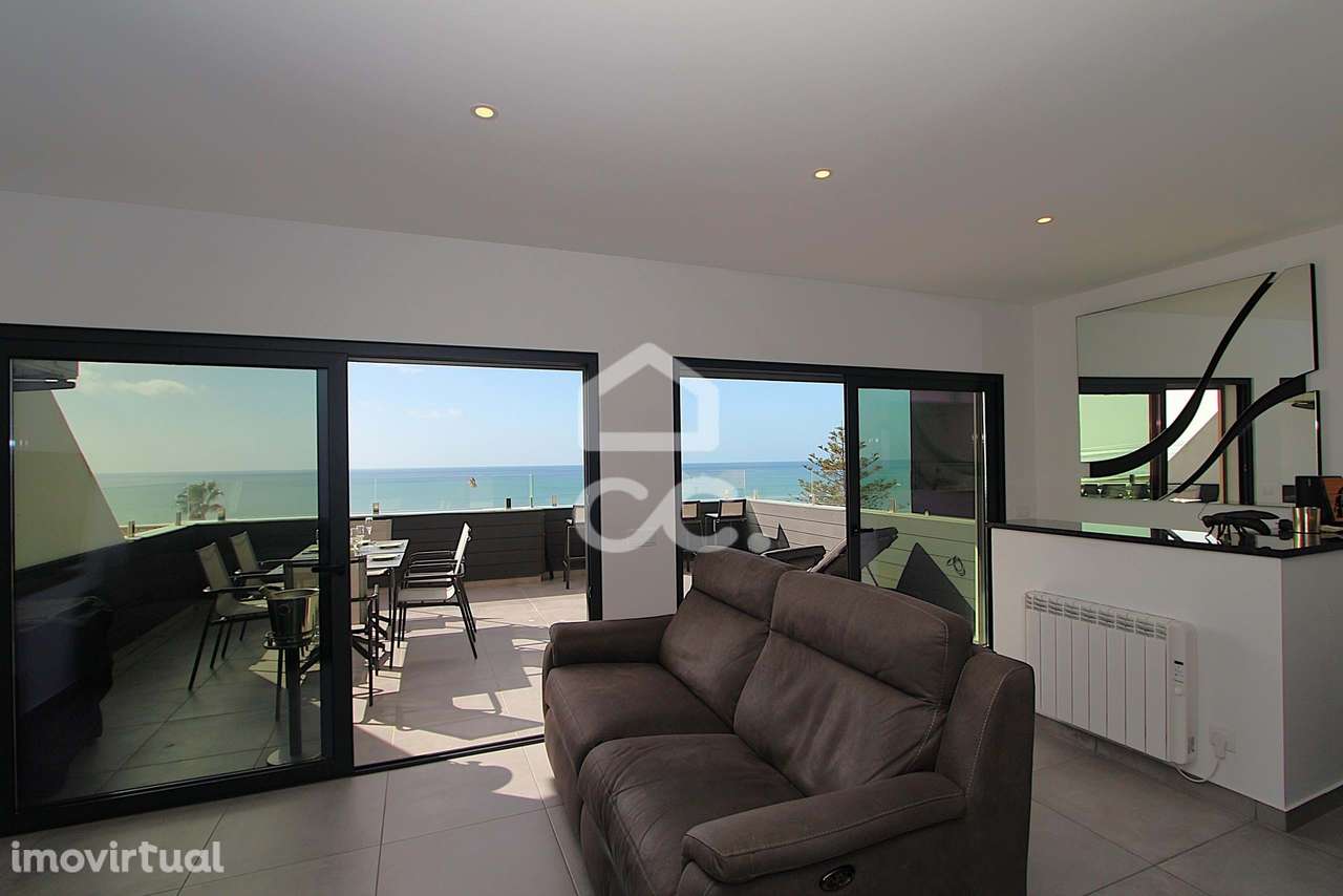 Apartamento T3 Renovado com Vista Mar e Terraço em Armação de Pêra - Grande imagem: 3/60