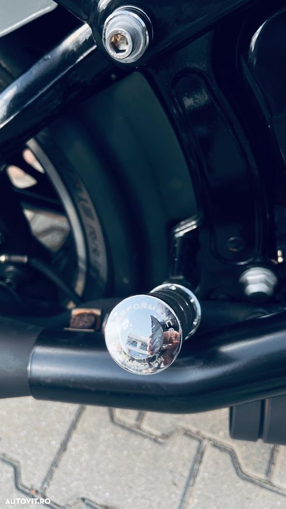 Harley-Davidson Softail Breakout FXSB - 10