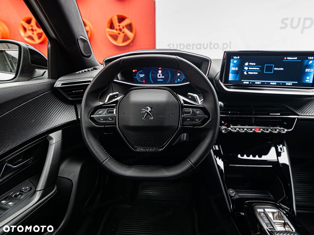Peugeot 2008 1.2 PureTech Allure Pack S&S EAT8 - 11