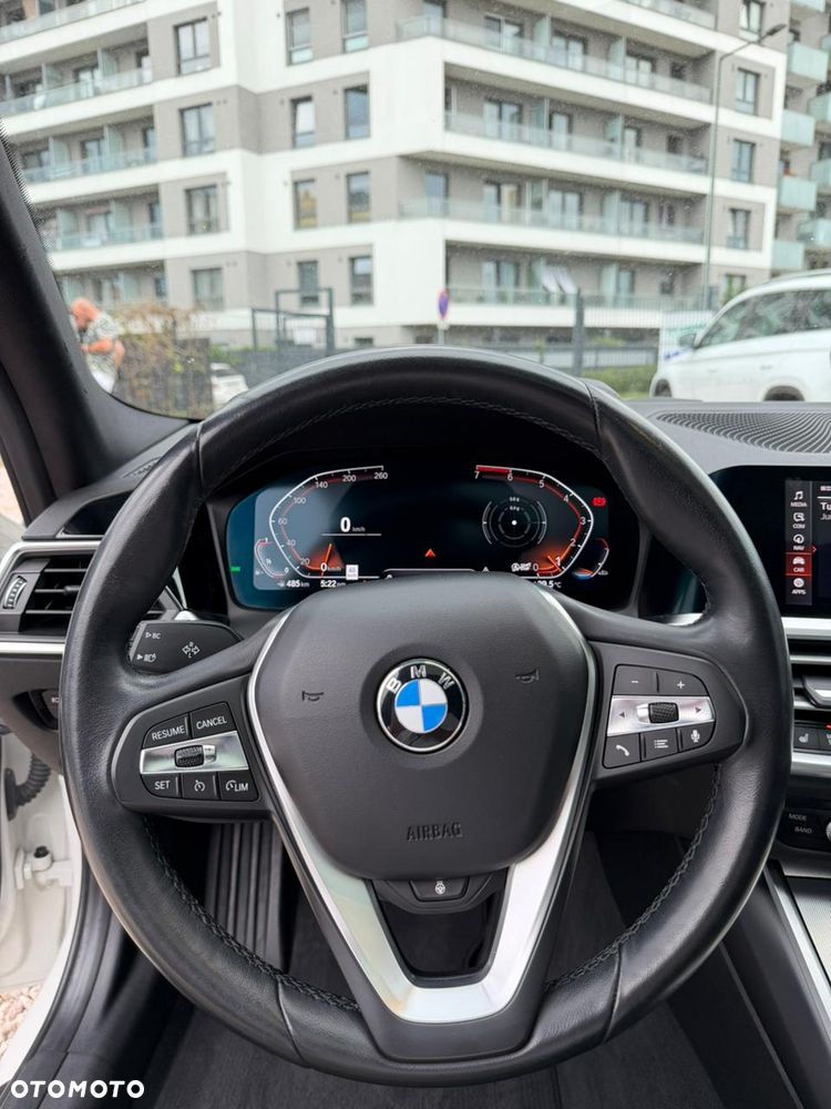 BMW Seria 3 330i Sport Line - 7