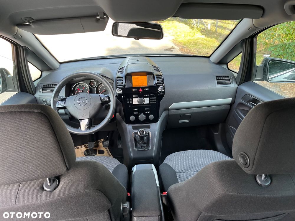 Opel Zafira 1.6 Cosmo - 17