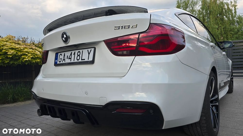 BMW 3GT 318d M Sport - 9