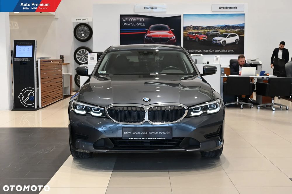 BMW Seria 3 330i xDrive - 2