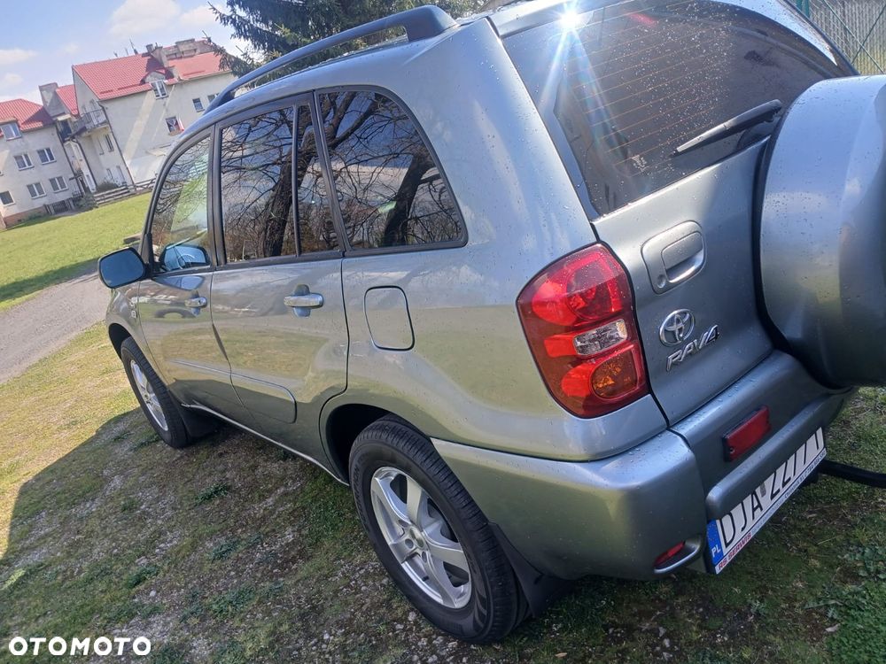 Toyota RAV4 2.0 VVT-i 4x4 - 4