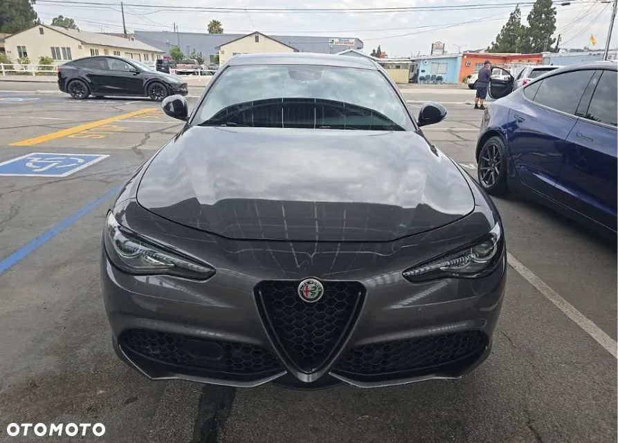 Alfa Romeo Giulia - 2