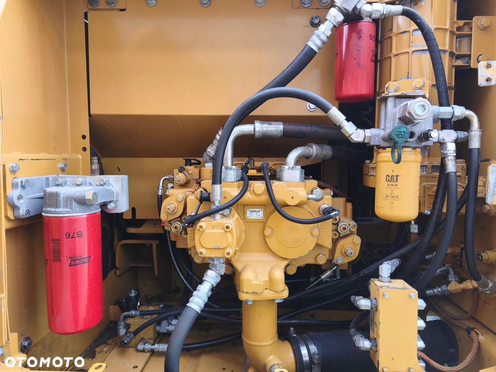 Caterpillar 320DL - 8