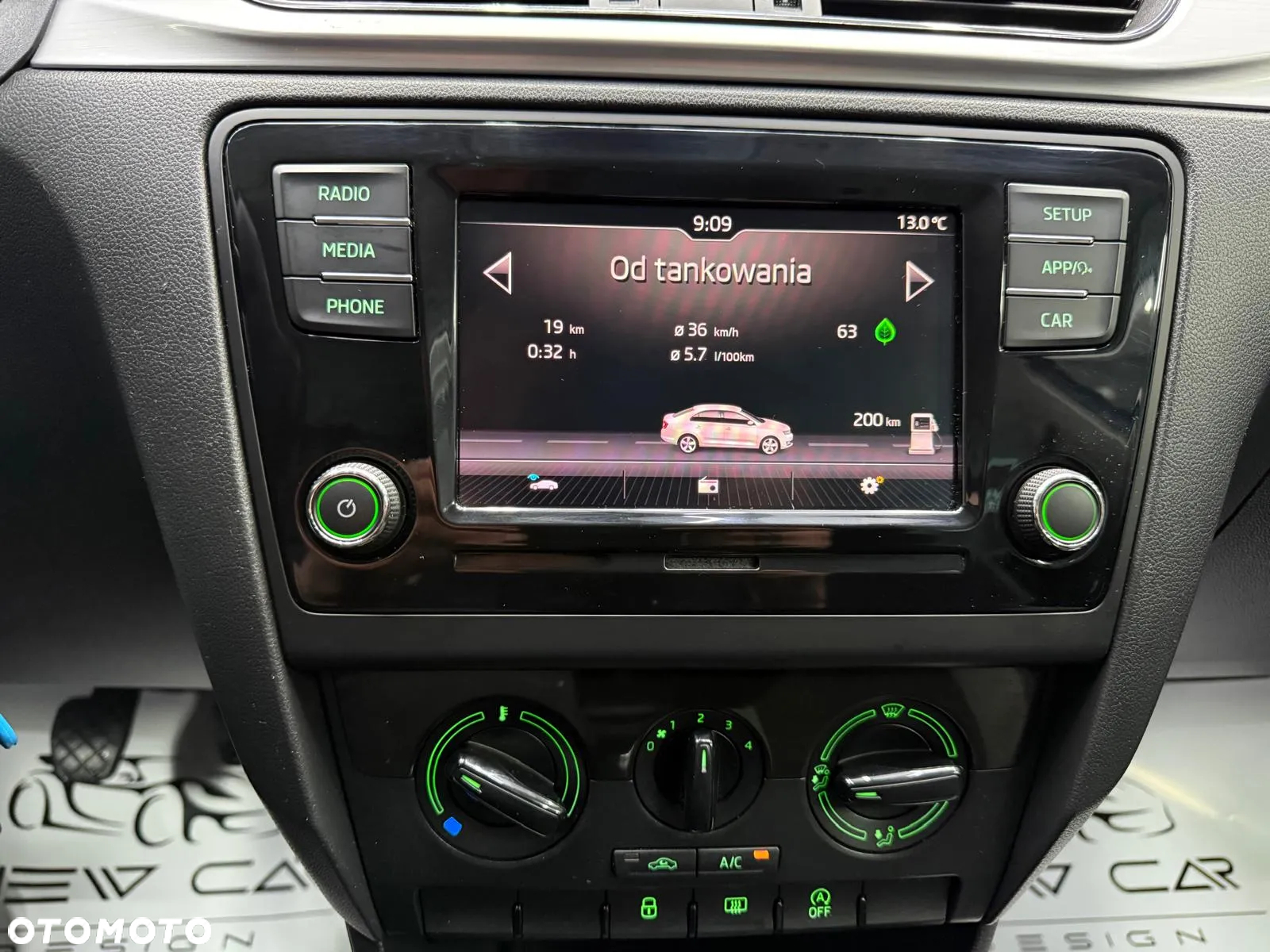 Skoda RAPID 1.0 TSI Ambition - 17
