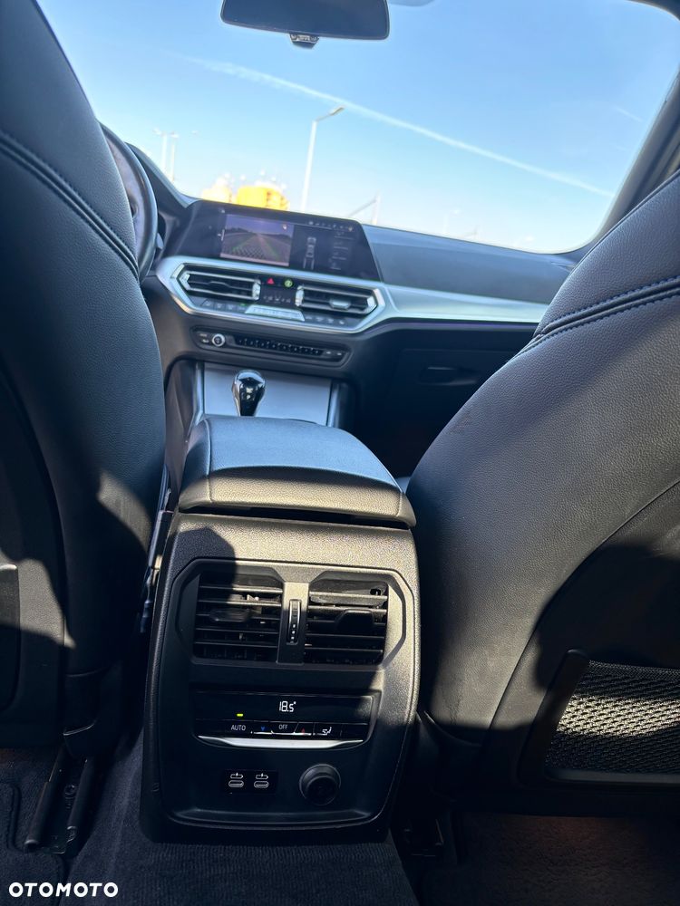 BMW Seria 3 320d xDrive M Sport Shadow sport - 21