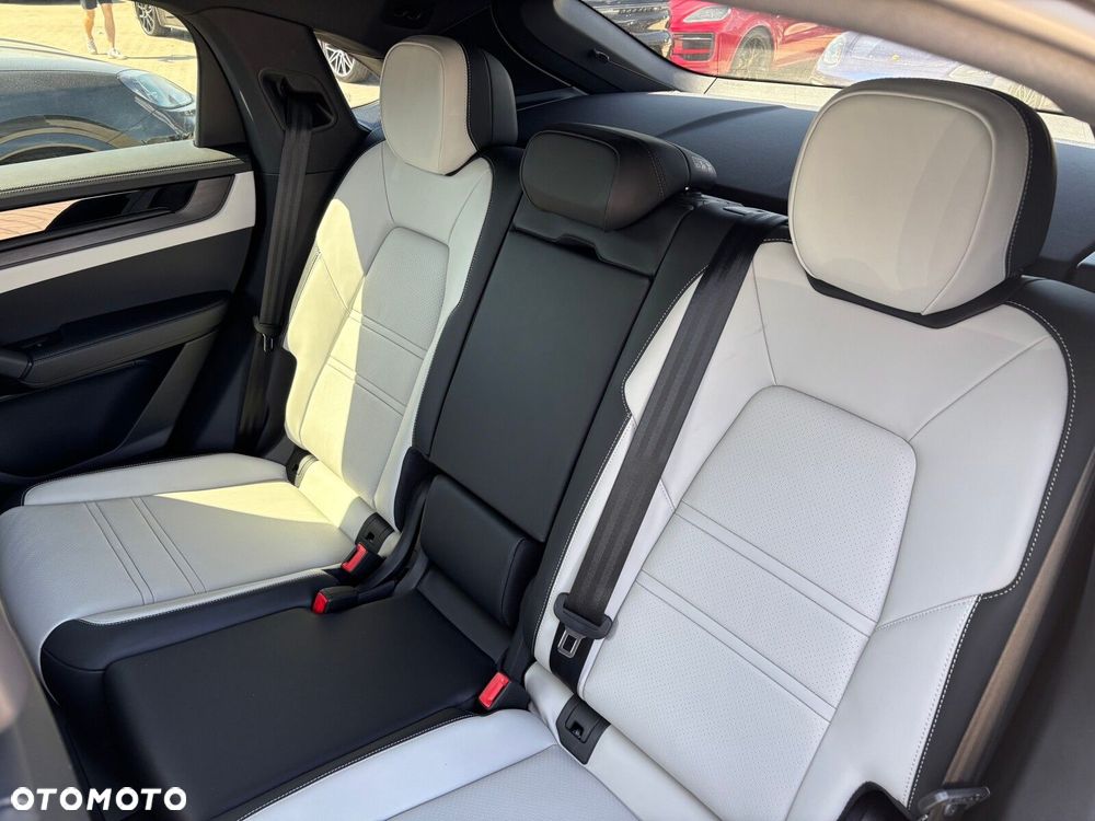 Porsche Cayenne - 29