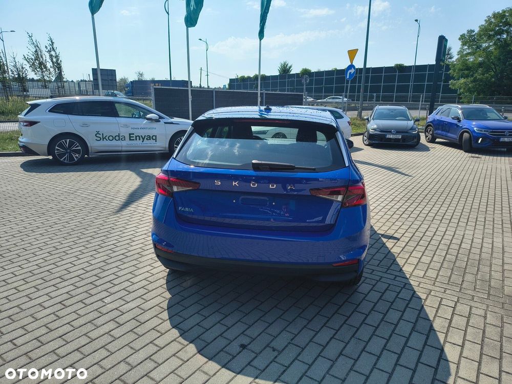 Skoda Fabia 1.0 Essence - 7