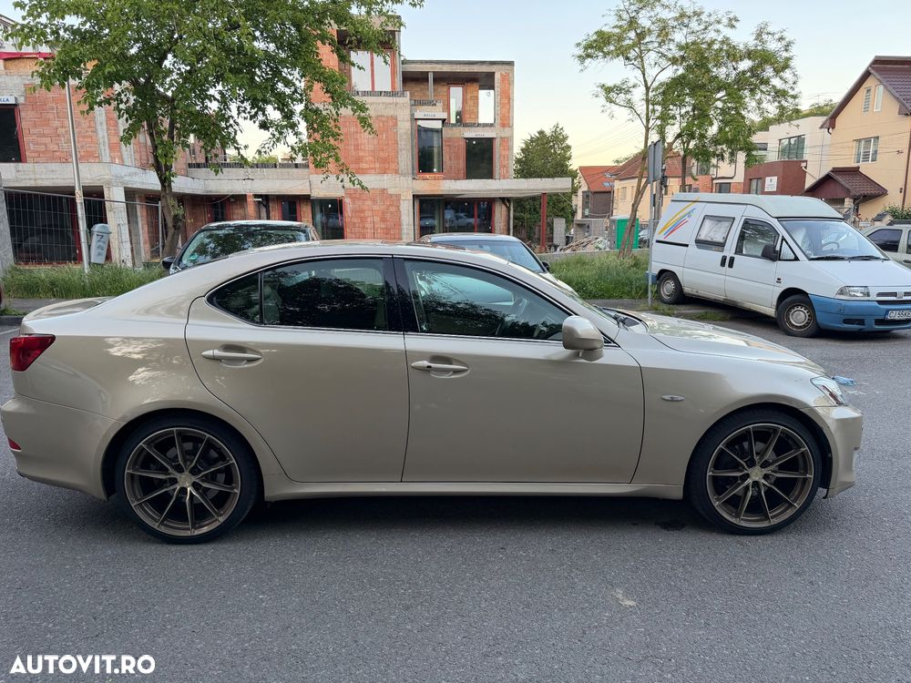 Lexus Seria IS 250 2.5 V6 Aut Luxury - 4