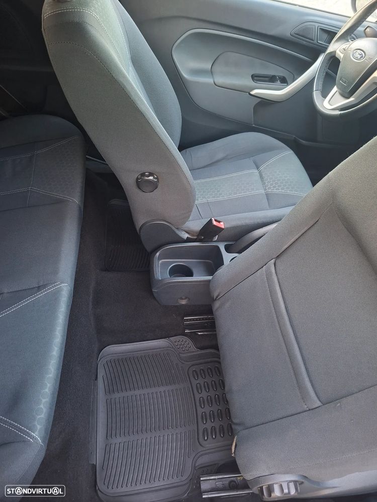 Ford Fiesta - 15