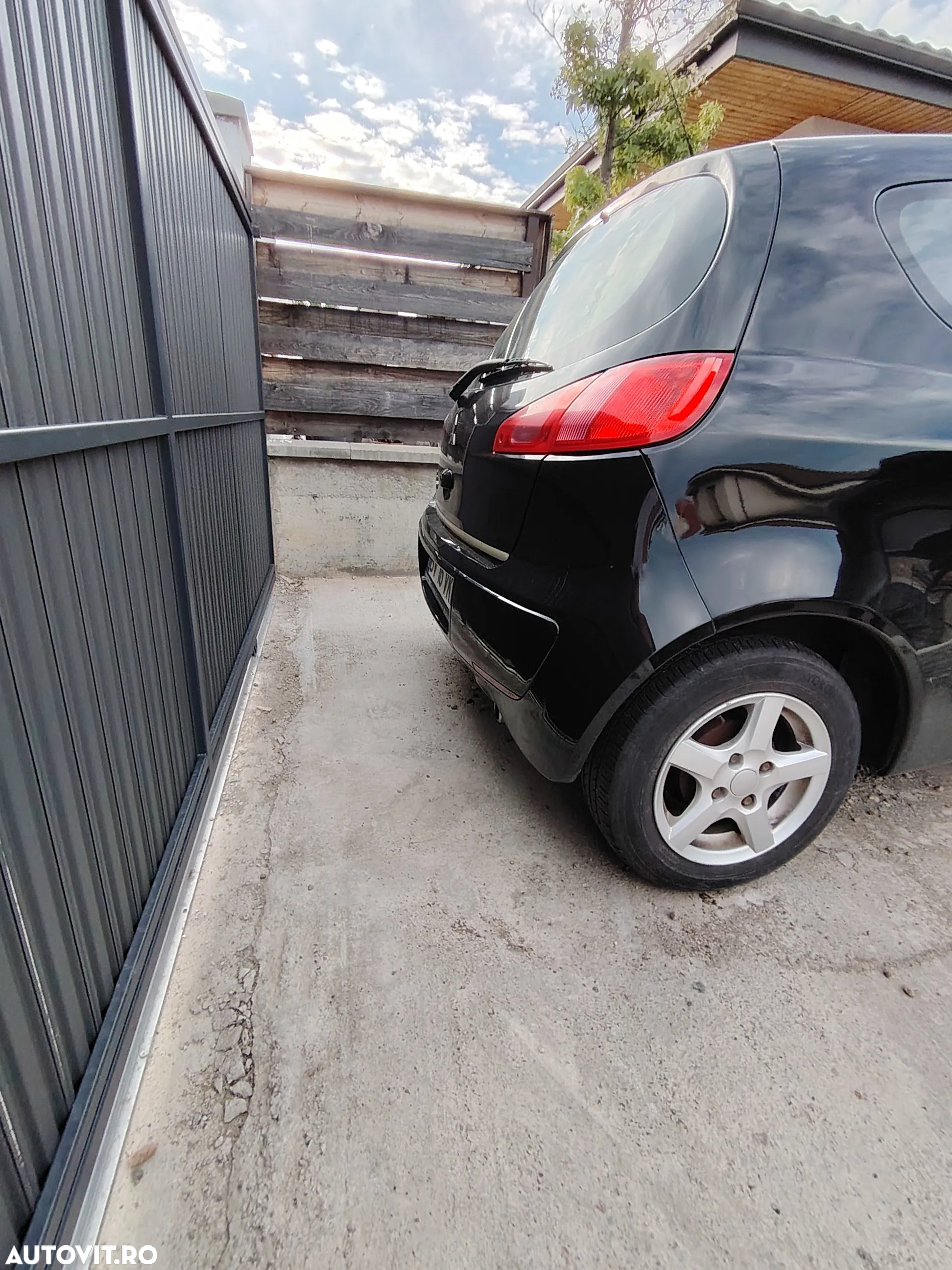 Mitsubishi Colt - 8