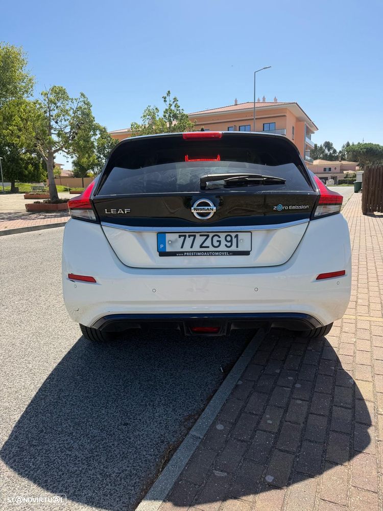 Nissan Leaf Tekna Two Tone - 4