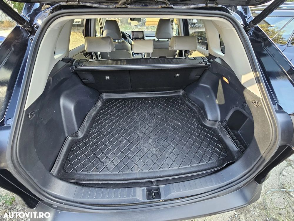 Toyota RAV4 2.5 VVT-iE 4x4 Luxury Plus - 11