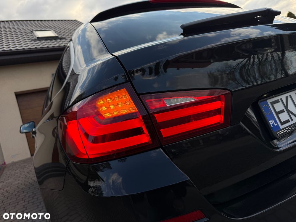 BMW Seria 5 520d - 30