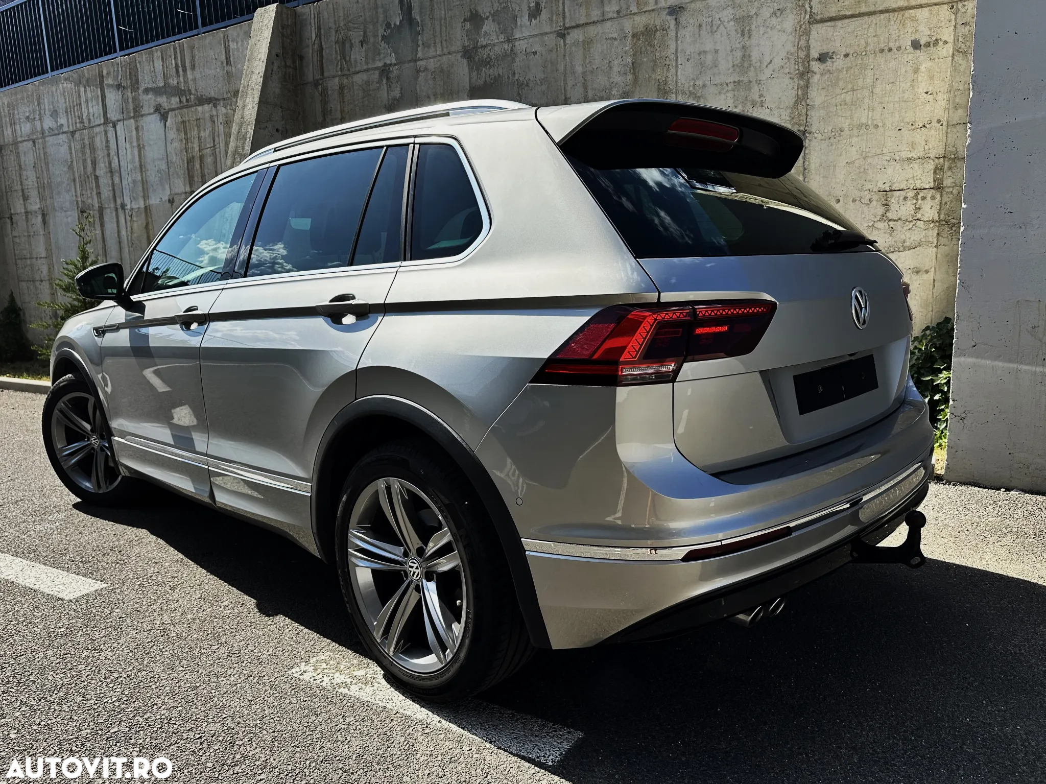 Volkswagen Tiguan 2.0 TDI SCR 4MOTION DSG R-Line - 5
