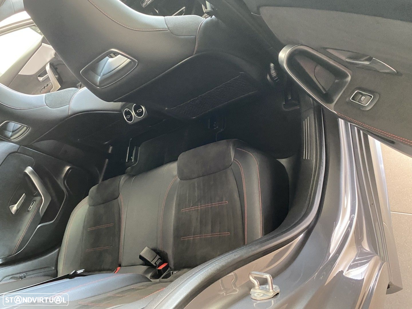 Mercedes-Benz A 180 d AMG Line - 17
