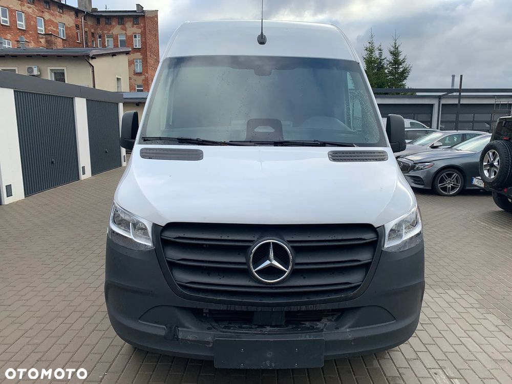 Mercedes-Benz Sprinter - 1