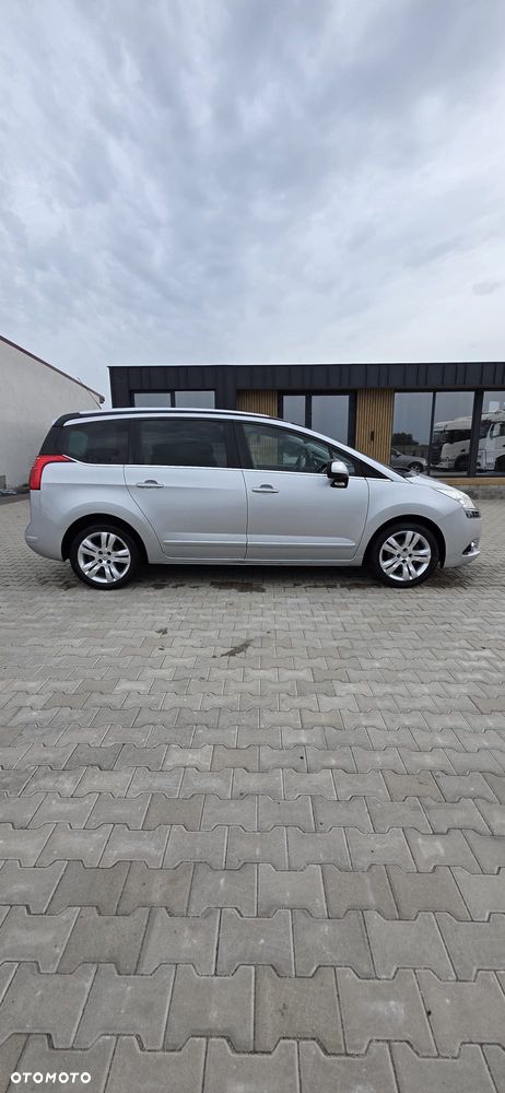 Peugeot 5008 - 5