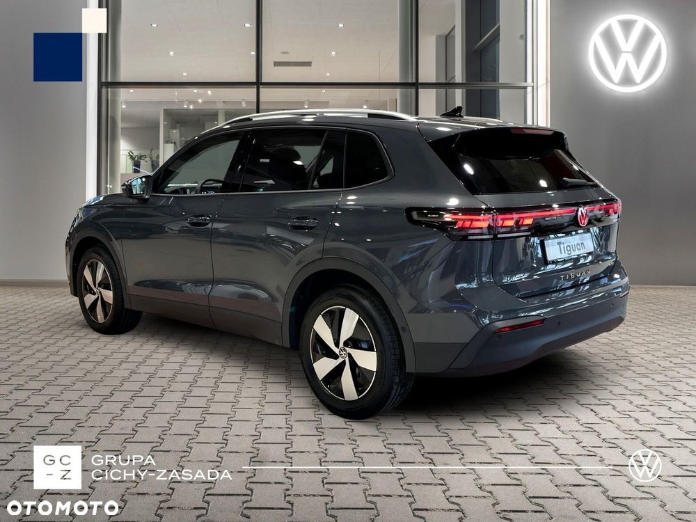 Volkswagen Tiguan - 4