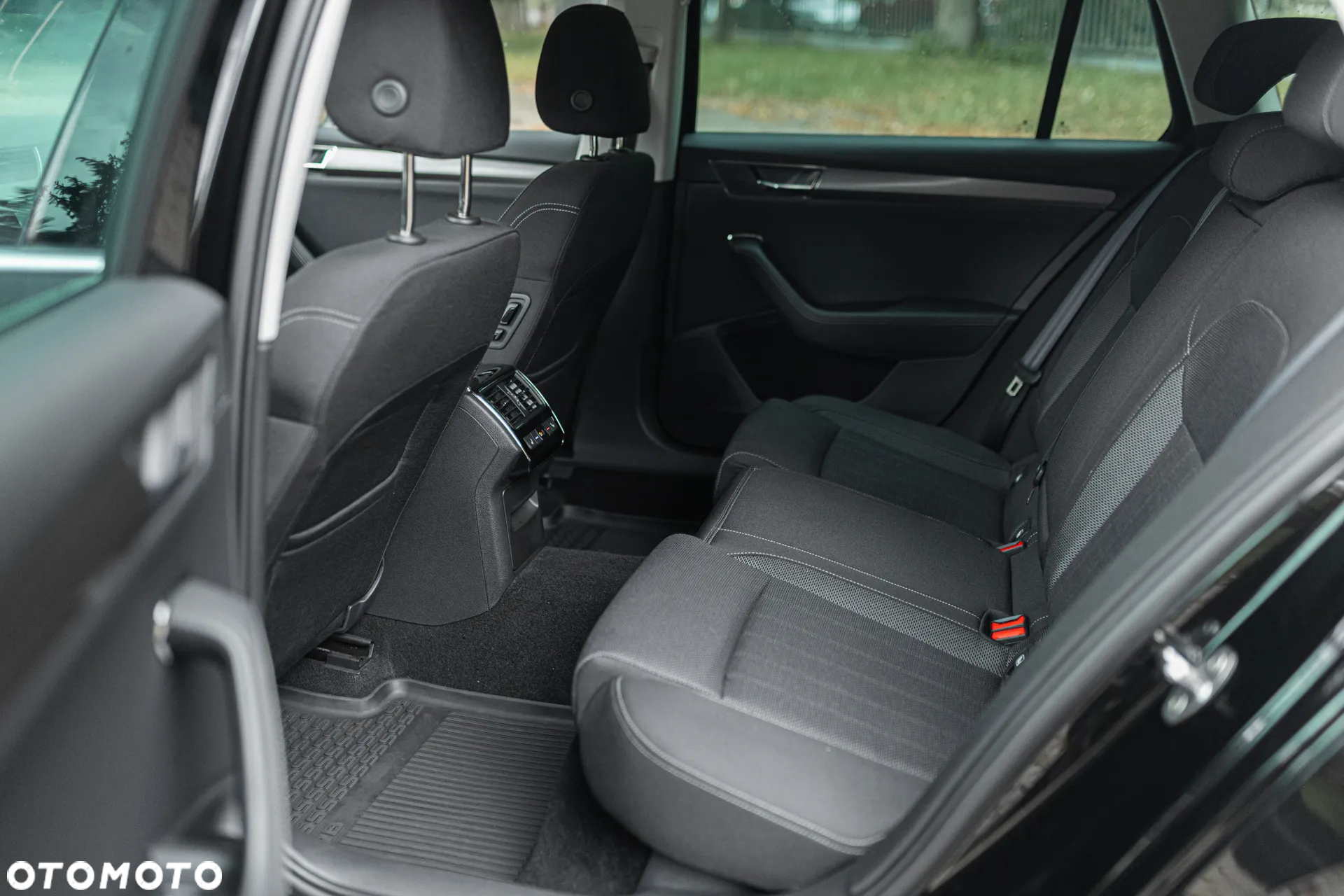 Skoda Superb 2.0 TDI SCR Style DSG - 10