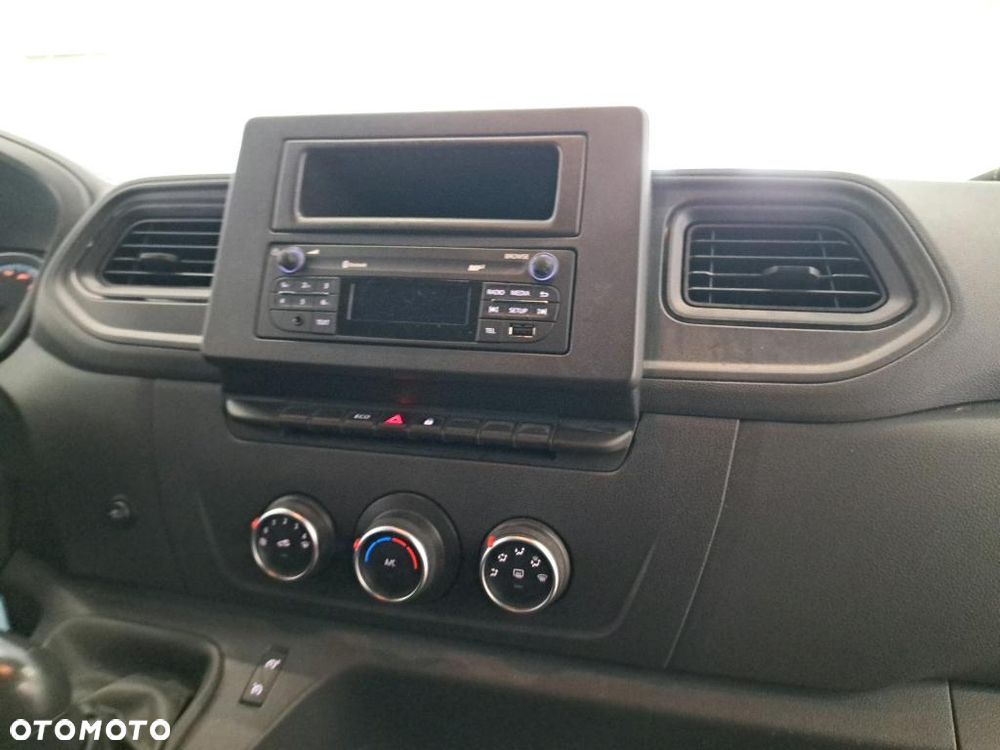 Renault e-Master - 19