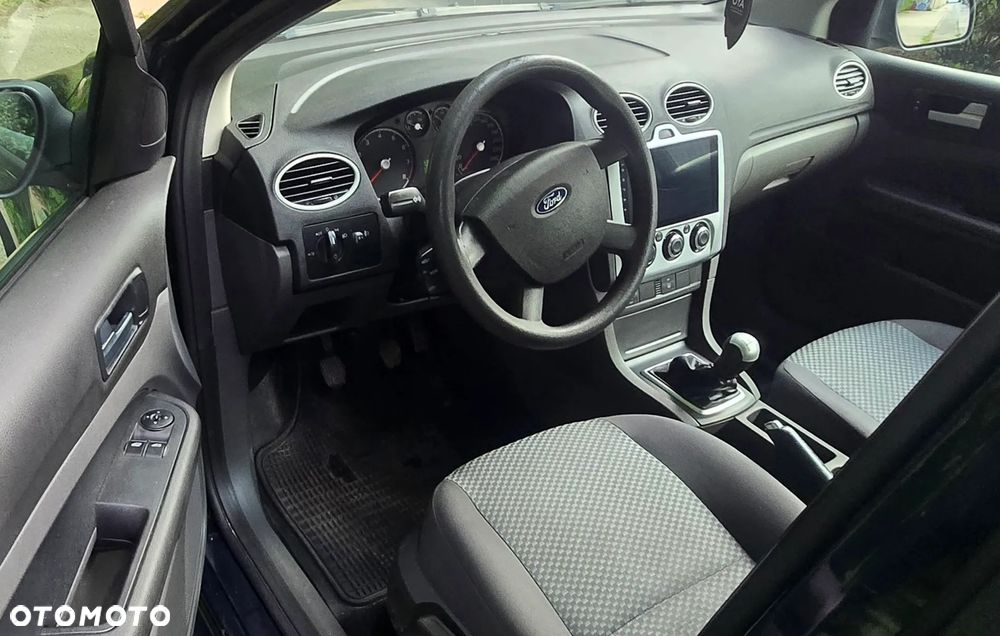 Ford Focus 1.4 Ambiente - 13